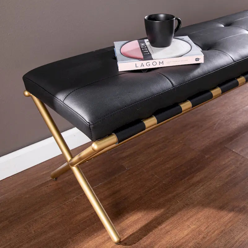 Banc contemporain en similicuir noir