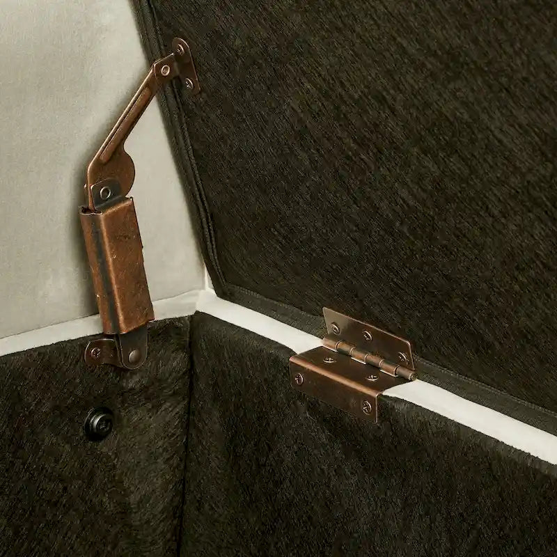 Banc de rangement capitonné avec garniture cloutée et accoudoirs