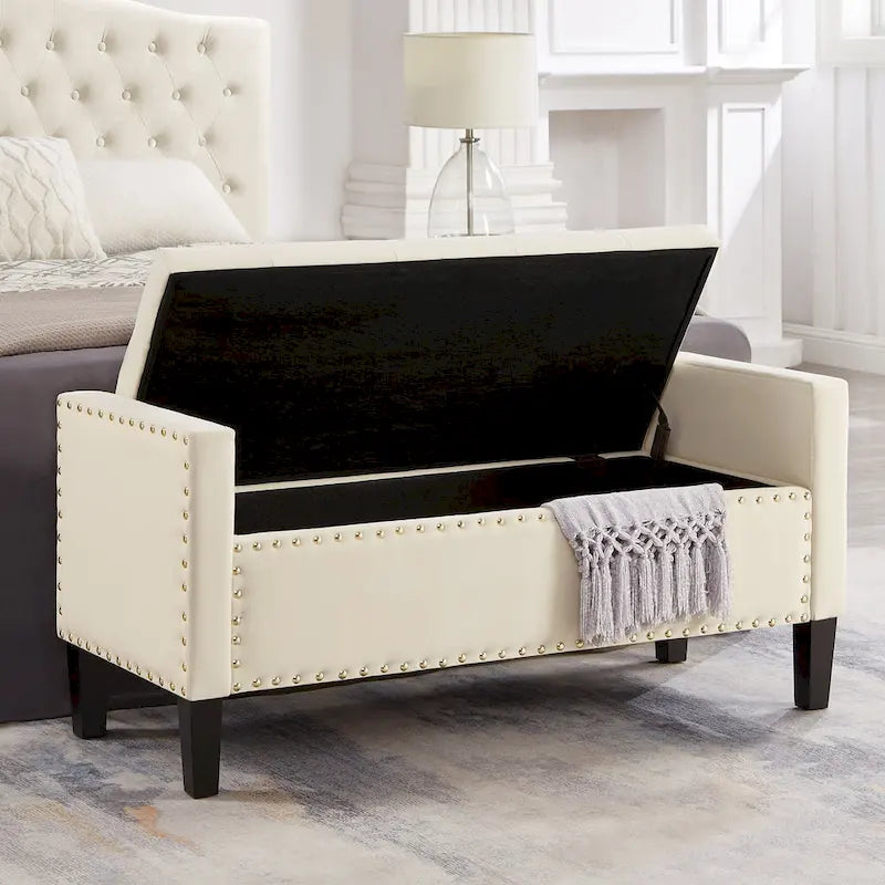 Banc de rangement capitonné avec garniture cloutée et accoudoirs