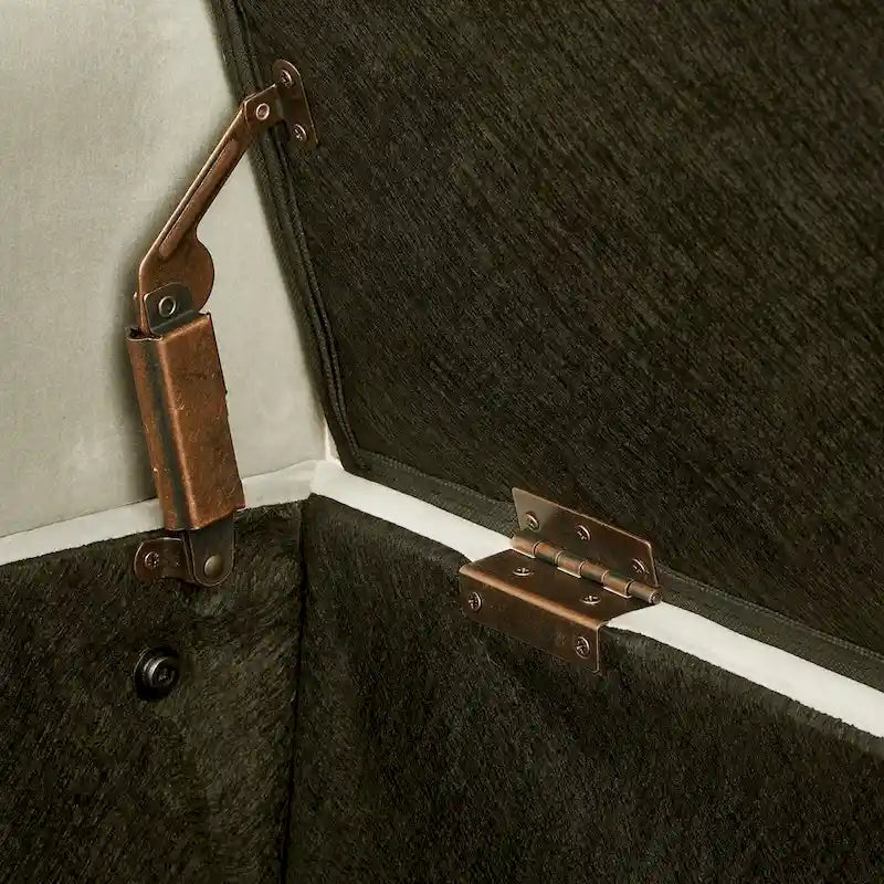 Banc de rangement capitonné avec garniture cloutée et accoudoirs